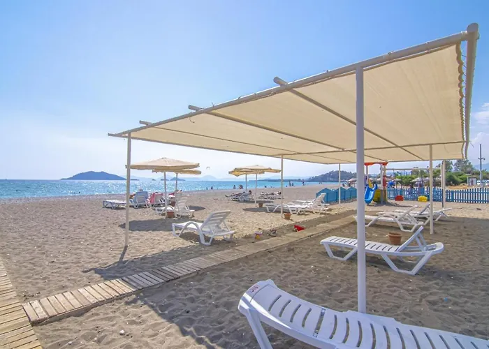 Sunset Beach Club Aqualettings Mermaid 43 *